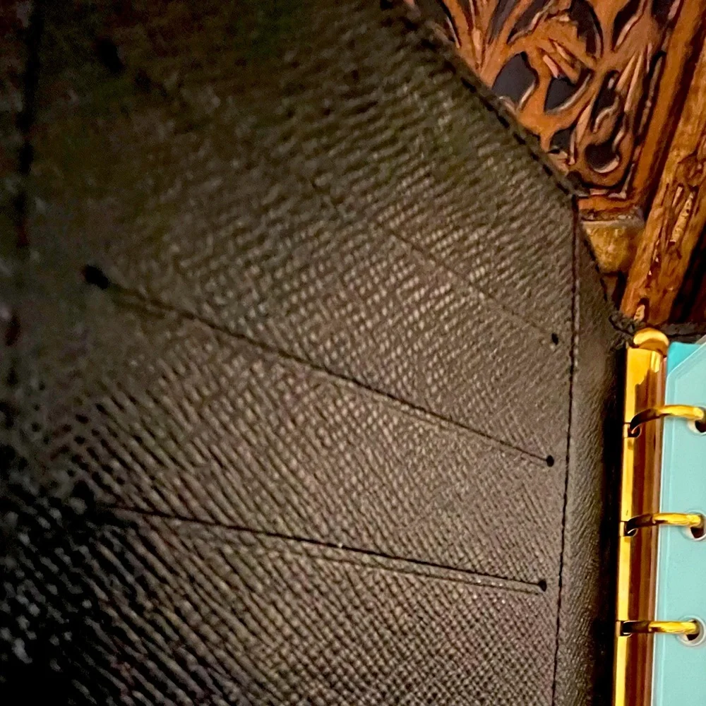 🔥 Authentic Louis Vuitton Black Epi PM Agenda Passport Holder - Picture 9 of 16